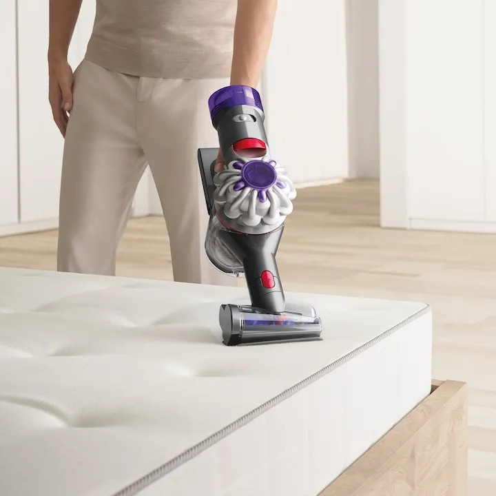 جاروشارژی دایسون مدل Absolute V8 Dyson ضمانت اصالت کالا و ارسال فوری و رایگان /گارانتی 18 ماهه مارکو تجارت